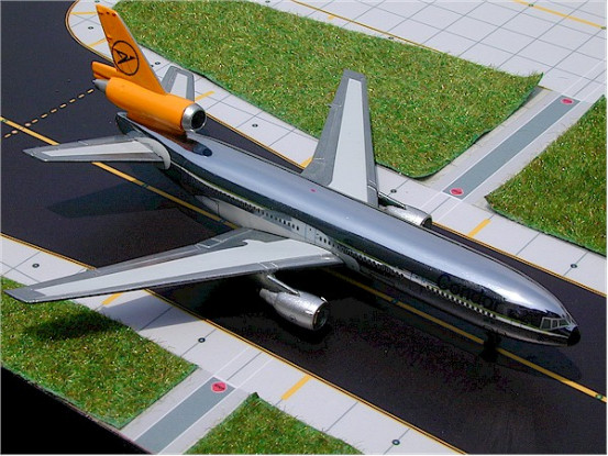 Gemini Jets Condor Airlines McDonnell Dougles DC 10 30 Chrome D ADQO 1 400 Diecast Model GJCFG210C