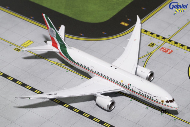 Gemini Jets Fuerza Aerea Mexicana (Mexican Air Force) Boeing B787-8 XC-MEX 1:400 Diecast Model GJMAF1629