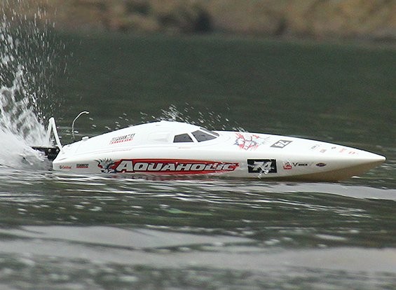 Quanum Aquaholic Brushless Deep V Racing Boat 740mm ARR