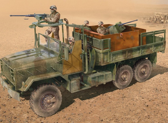 Italeri 1:35 Schaal Armored Gun Truck plastic model kit