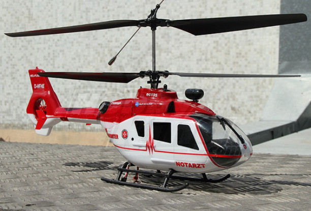 EC-135 Coax Eurocopter w / 2,4-GHz-Tx & LiPo (große Größe 450)