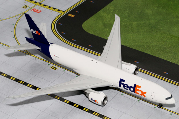 Gemini Jets Federal Express 'Fedex'  Boeing 777-200LR N884FD 1:200 Diecast Model G2FDX535