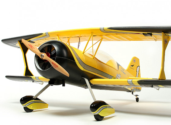 Pitts Python Aerobatic Biplane EPO 1,400 milímetro (PNF)