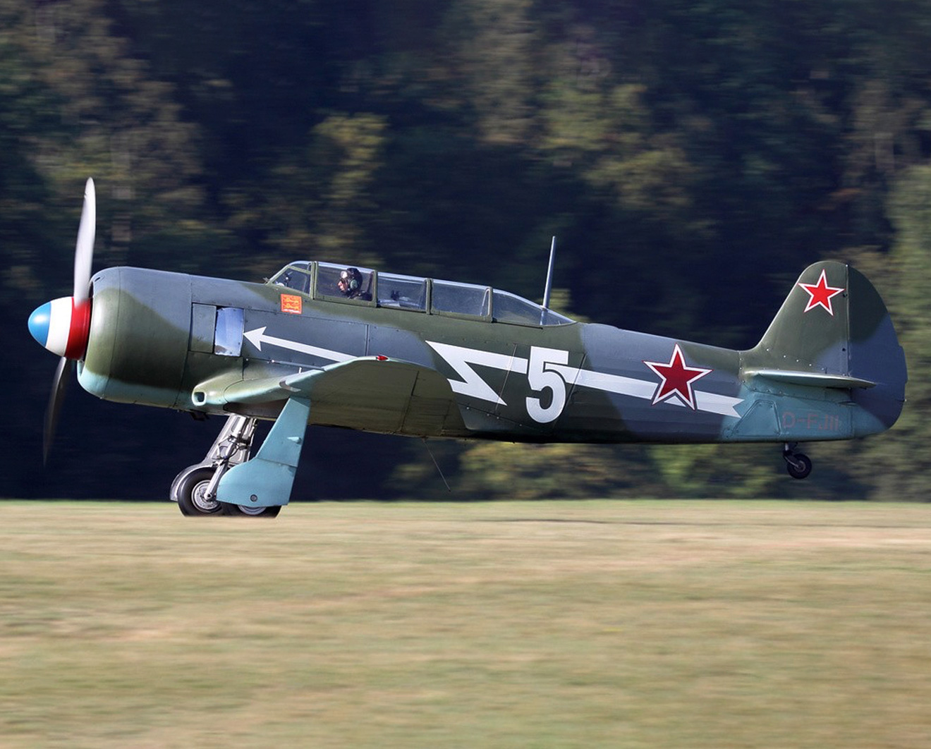 The History that inspired the H-King Yak-11 1450mm Commemorative Warbird and Red Reno Racer</strong