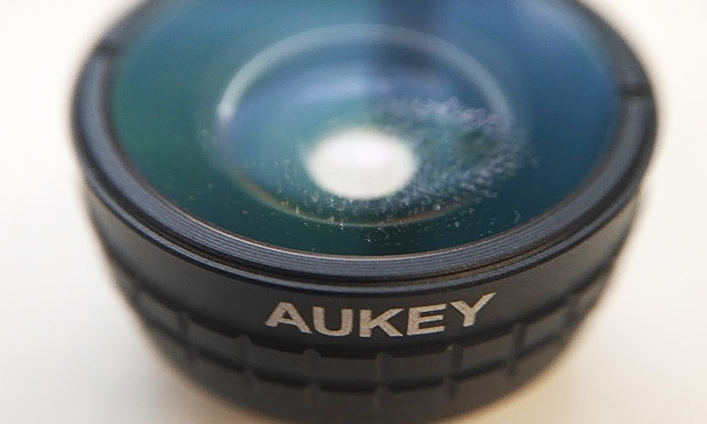 Insta-worthy in an instant: Aukey 3-in-1 Phone Lens